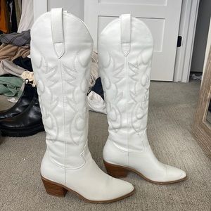 White Billini cowboy boots size 8